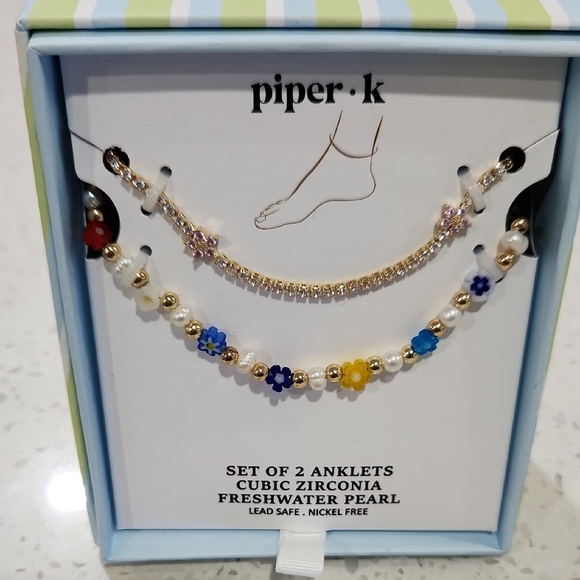 🔹️Piper K 🔹️Cubic Zirconia  Freshwater Pearl Set Of 2 Flower Anklets ✨️🌼 - Picture 3 of 4
